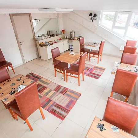 The Macan Albergue *